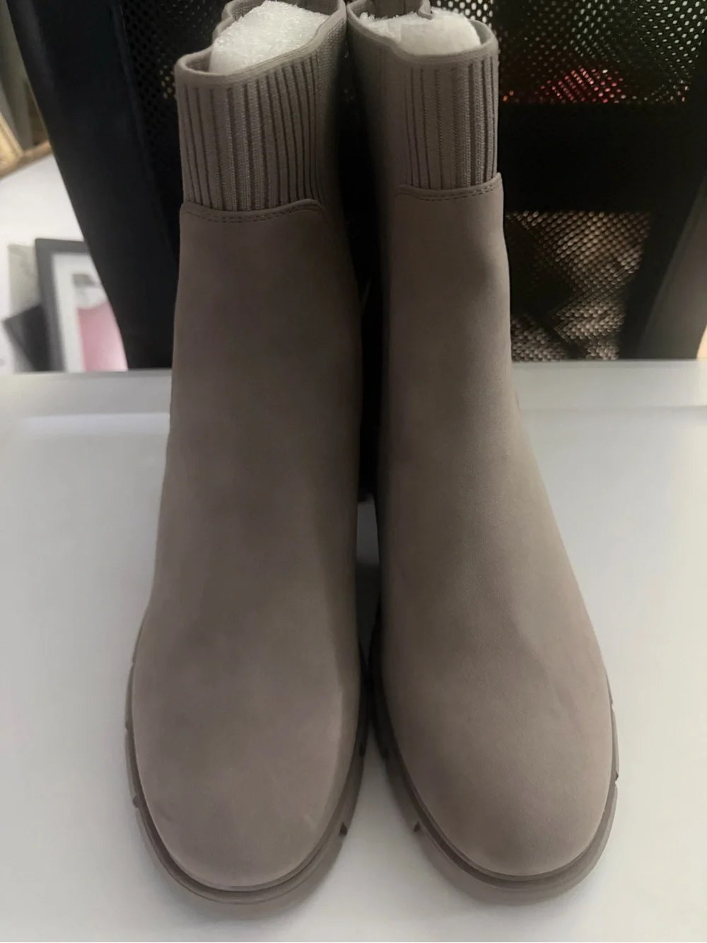 Ribbed Chelsea Ankle Boots in Taupe| size 10